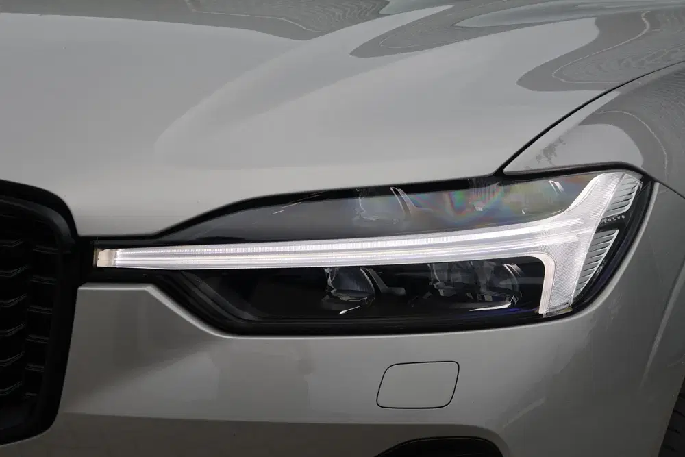 Volvo XC60 2.0 T6 Plug-in Hybrid AWD Plus Dark uit 2025, foto 5