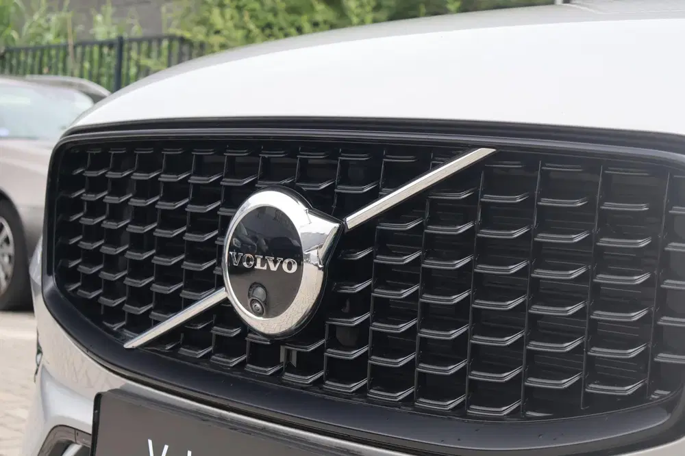 Volvo XC60 2.0 T6 Plug-in Hybrid AWD Plus Dark uit 2025, foto 6