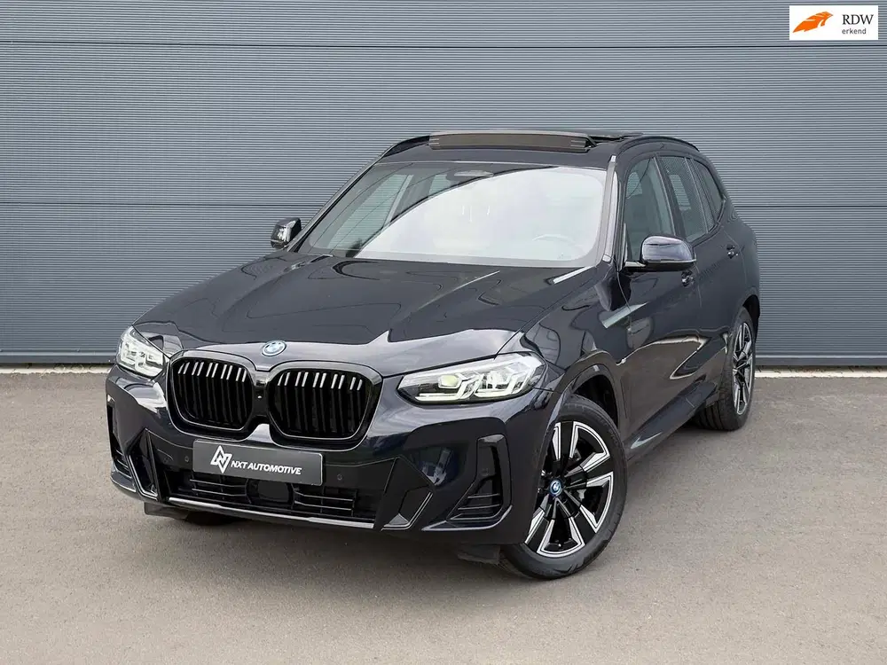 BMW iX3 Executive 80 kWh M Sport [SOH 98 uit 2022