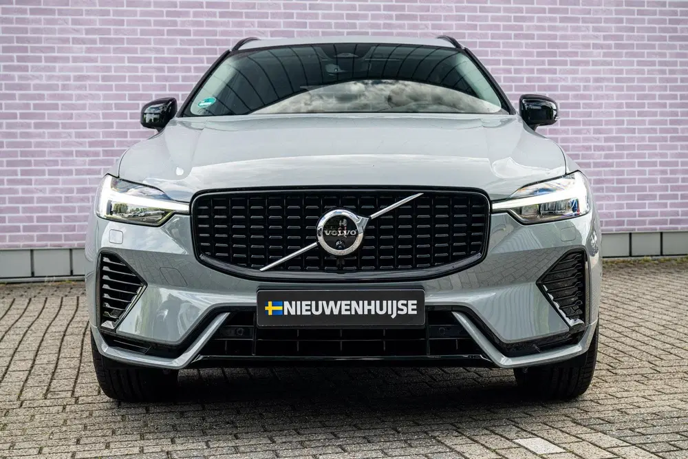 Volvo XC60 2.0 T6 Plug-in Hybrid AWD Plus Dark uit 2025, foto 10