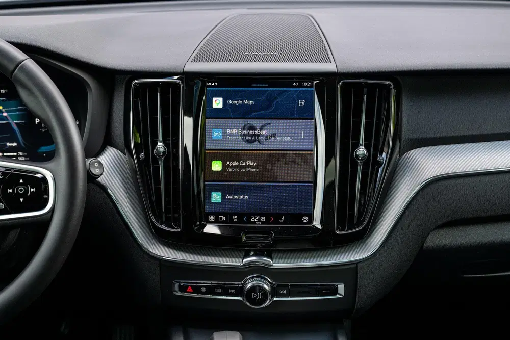 Volvo XC60 2.0 T6 Plug-in Hybrid AWD Plus Dark uit 2025, foto 13
