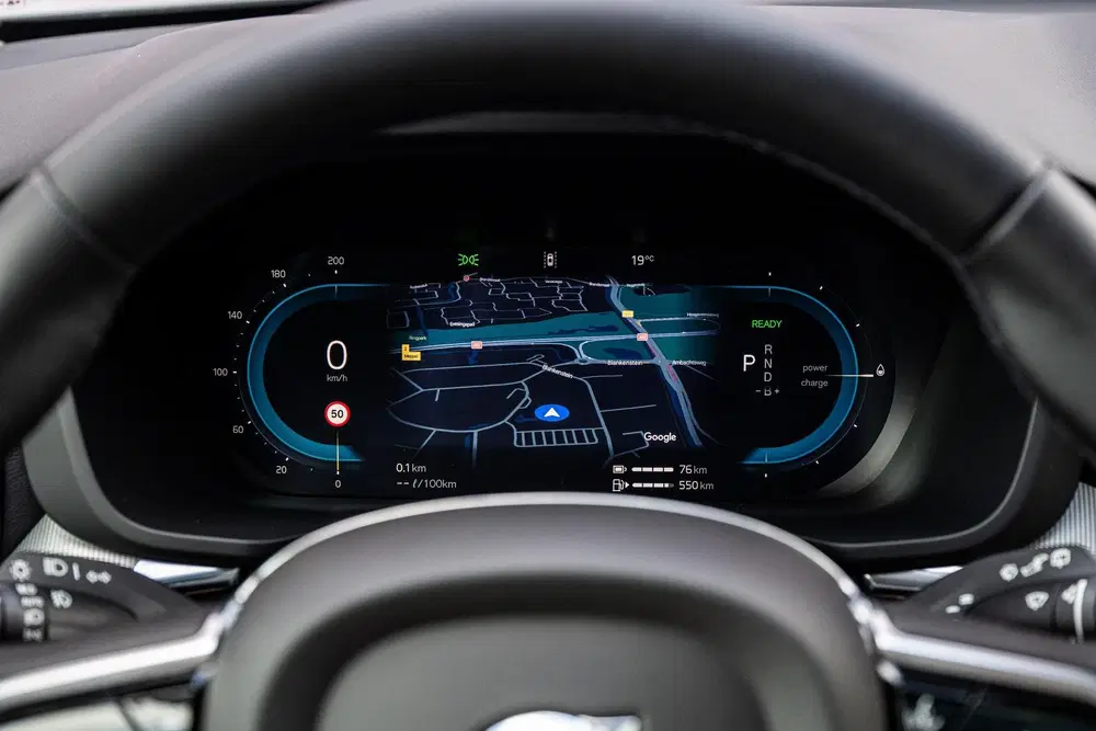 Volvo XC60 2.0 T6 Plug-in Hybrid AWD Plus Dark uit 2025, foto 14