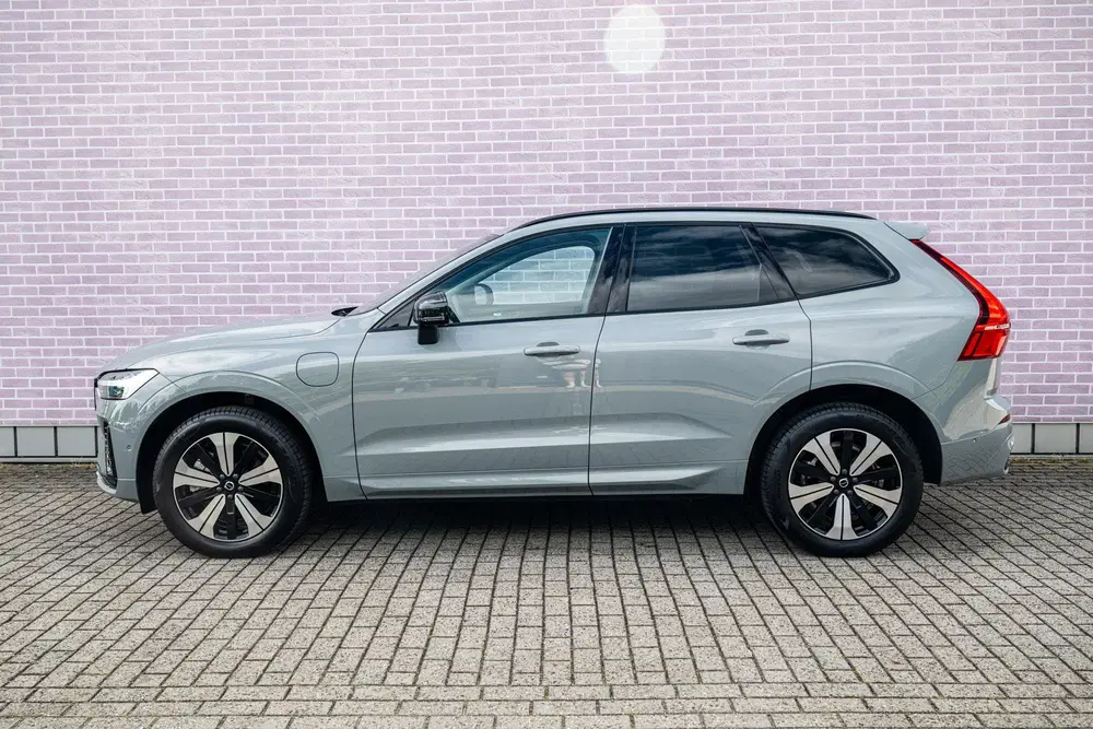 Volvo XC60 2.0 T6 Plug-in Hybrid AWD Plus Dark uit 2025, foto 5