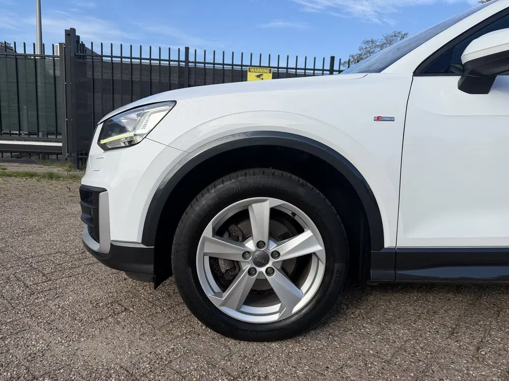 Audi Q2 35 TFSI CoD Sport S line Edition LED uit 2019, foto 14