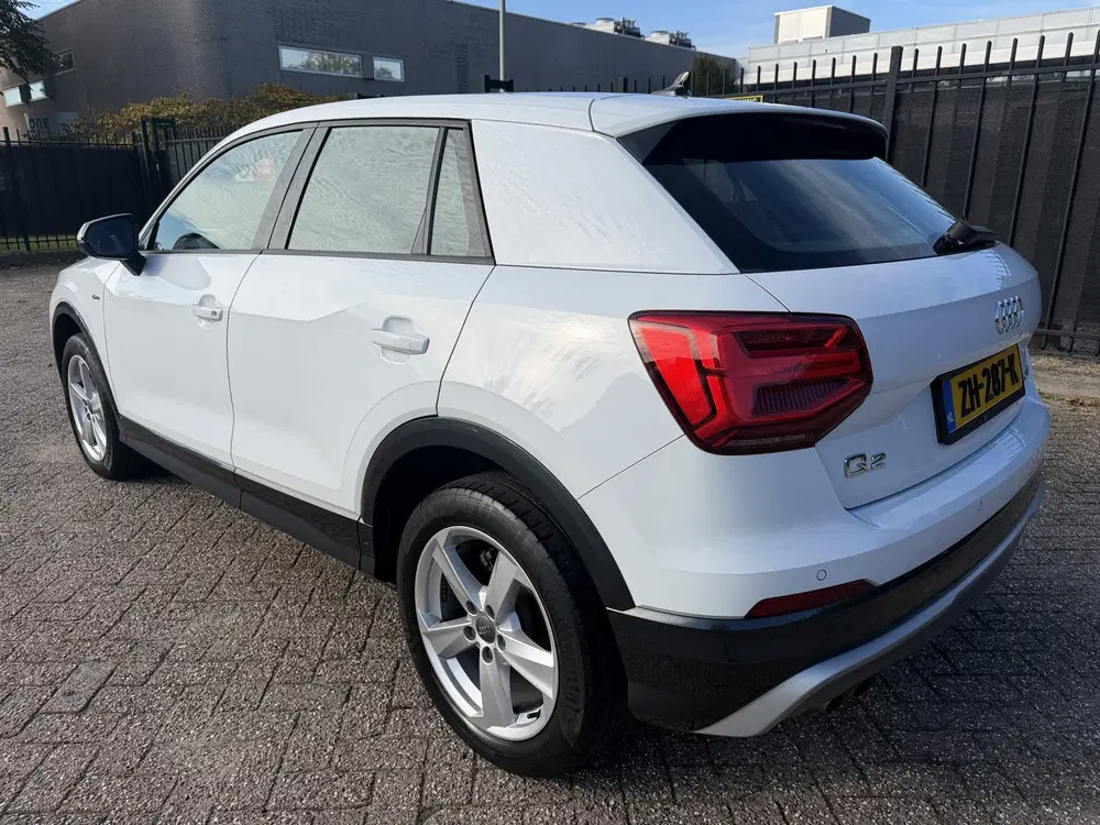 Audi Q2 35 TFSI CoD Sport S line Edition LED uit 2019, foto 2