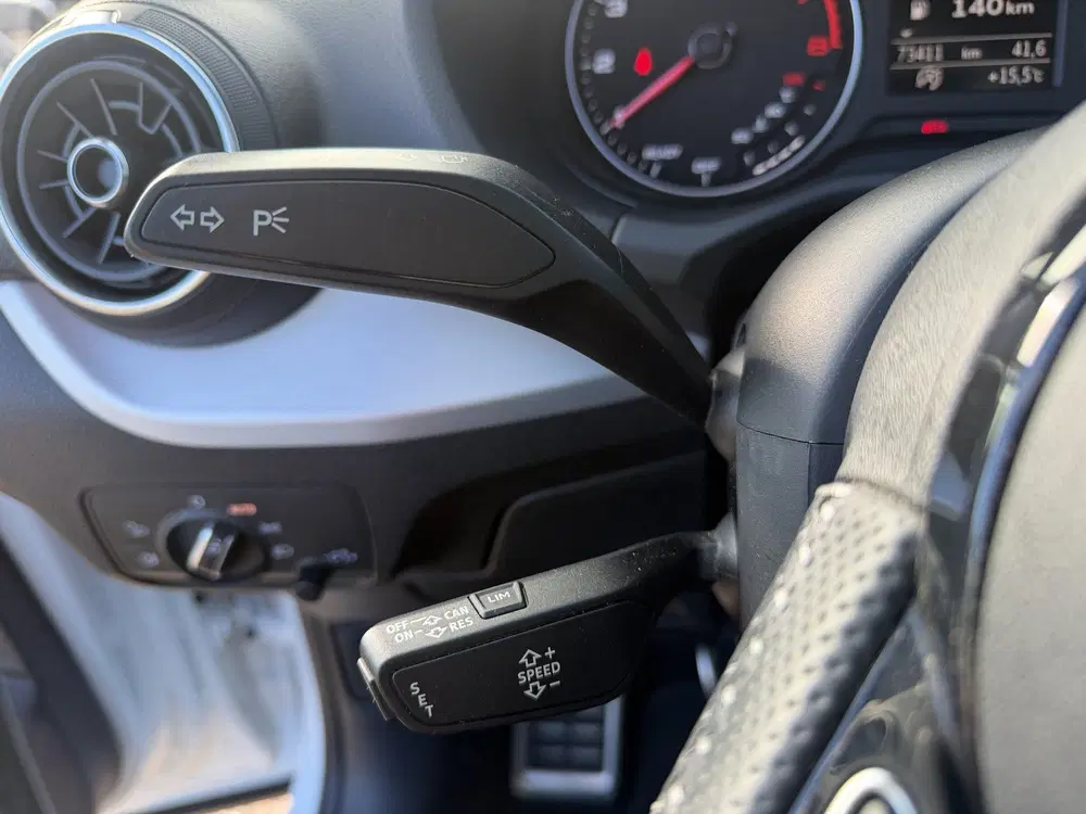 Audi Q2 35 TFSI CoD Sport S line Edition LED uit 2019, foto 9