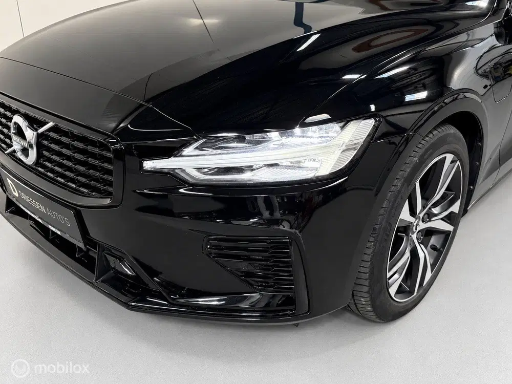 Volvo V60 2.0 T6 Plug-in hybrid AWD Plus Dark LONG R uit 2022, foto 12