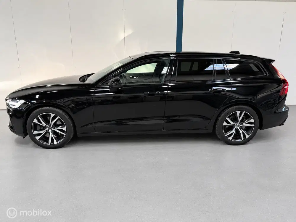 Volvo V60 2.0 T6 Plug-in hybrid AWD Plus Dark LONG R uit 2022, foto 14