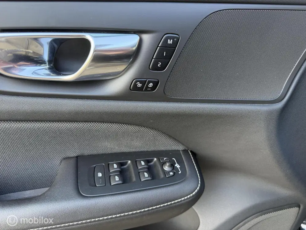 Volvo V60 2.0 T6 Plug-in hybrid AWD Plus Dark LONG R uit 2022, foto 7