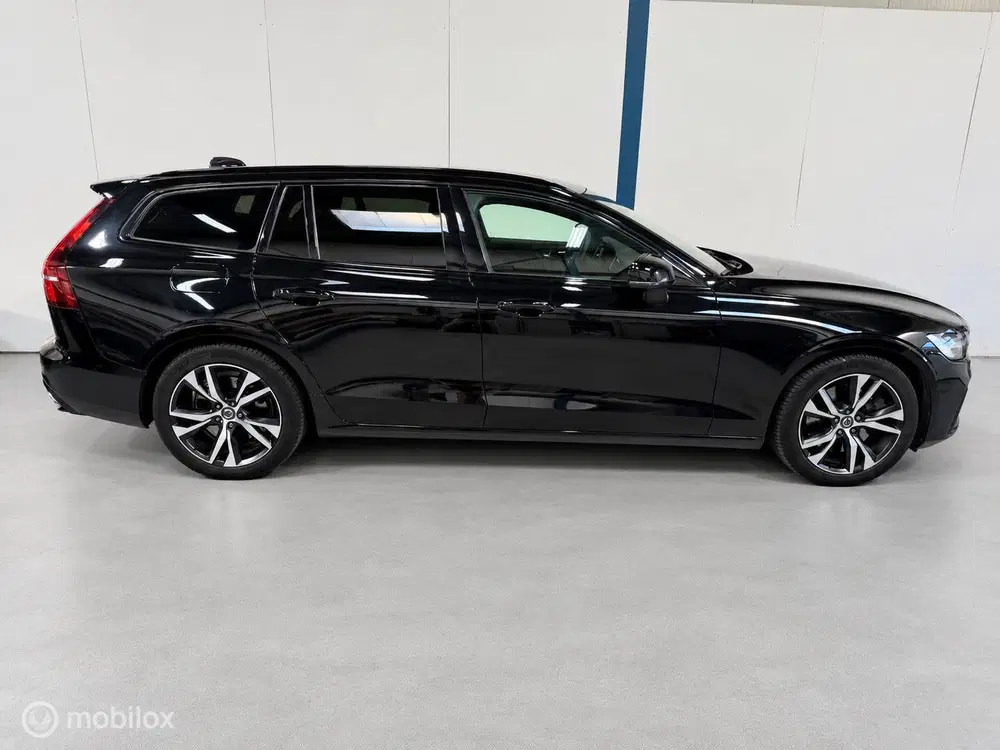 Volvo V60 2.0 T6 Plug-in hybrid AWD Plus Dark LONG R uit 2022, foto 9