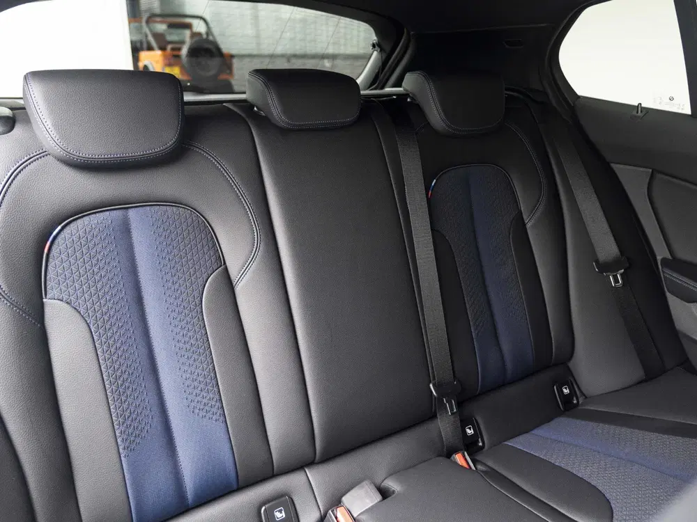 BMW 1-serie 118i uit 2024, foto 11