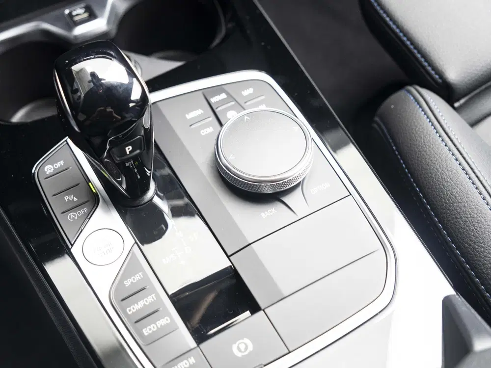 BMW 1-serie 118i uit 2024, foto 13