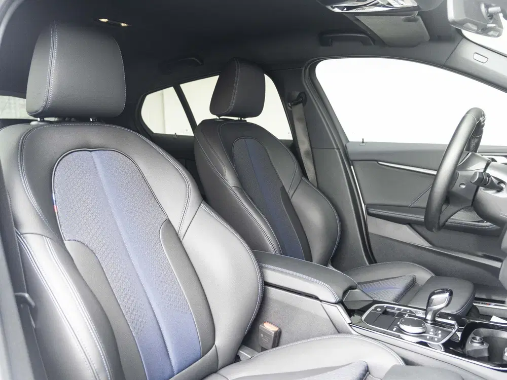 BMW 1-serie 118i uit 2024, foto 4