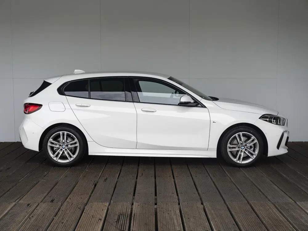BMW 1-serie 118i uit 2024, foto 7