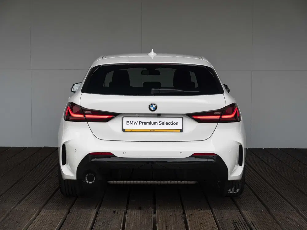 BMW 1-serie 118i uit 2024, foto 8