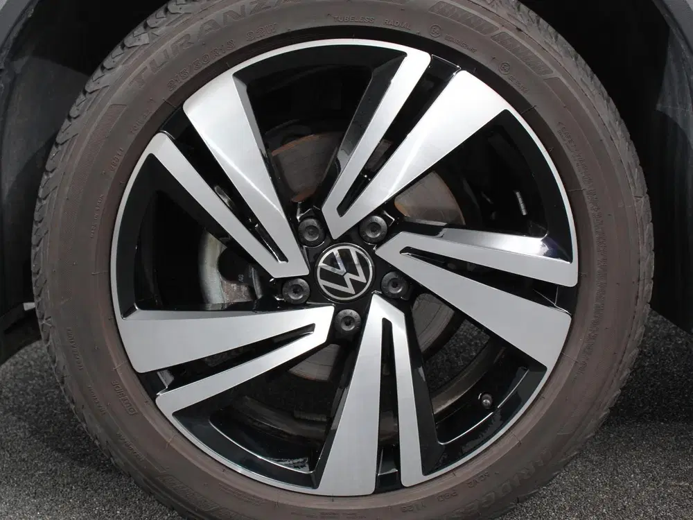 Volkswagen T-Roc 1.5 TSI 150pk Automaat R-Line Edition Navi uit 2025, foto 2