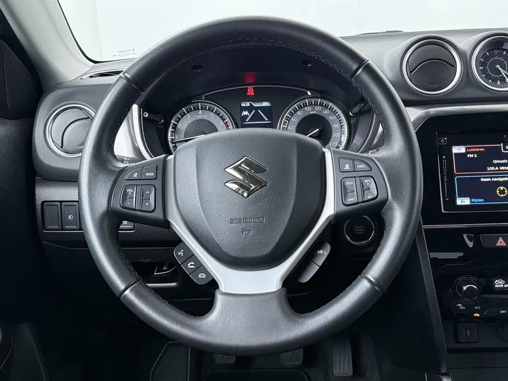 Suzuki Vitara 1.4 Boosterjet Style Smart Hybrid uit 2023, foto 11