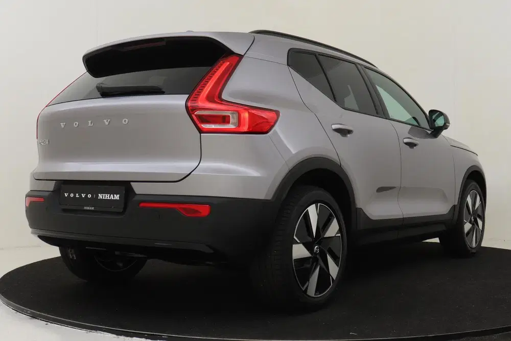 Volvo EX40 SINGLE MOTOR EXTENDED RANGE BUSINESS ED. 8 uit 2026, foto 3