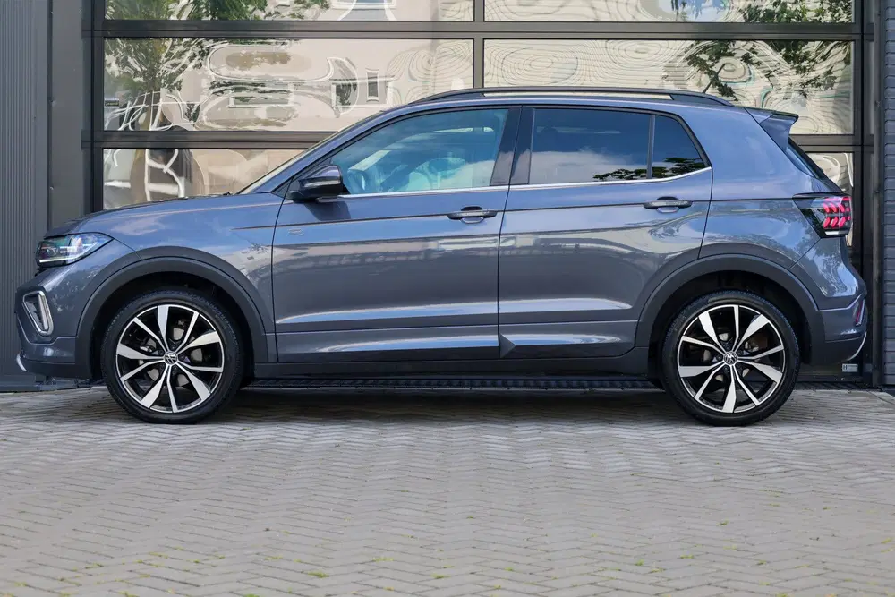 Volkswagen T-Cross 1.0 TSI R-Line Edition uit 2025, foto 11