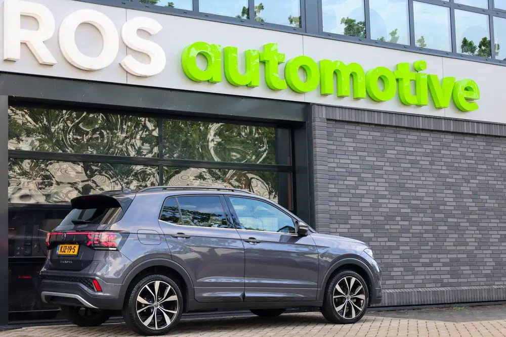 Volkswagen T-Cross 1.0 TSI R-Line Edition uit 2025, foto 2