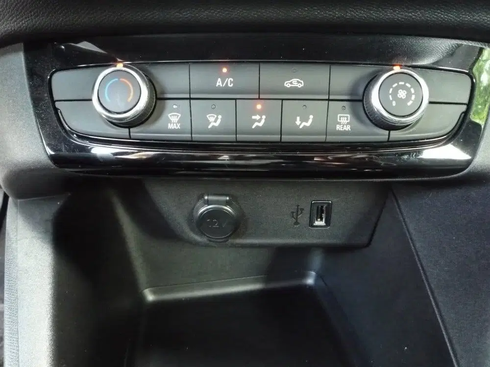 Opel Corsa 1.2 (75Pk) Edition Airco uit 2021, foto 15
