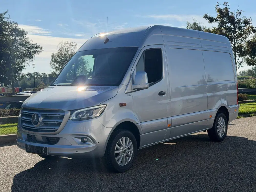 Mercedes-Benz Sprinter 317CDI L2H2 Automaat Airco Navi Cruis uit 2024