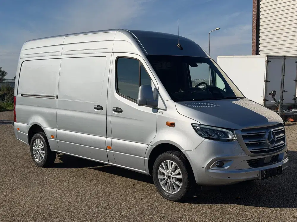 Mercedes-Benz Sprinter 317CDI L2H2 Automaat Airco Navi Cruis uit 2024, foto 3