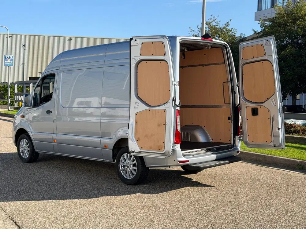 Mercedes-Benz Sprinter 317CDI L2H2 Automaat Airco Navi Cruis uit 2024, foto 6
