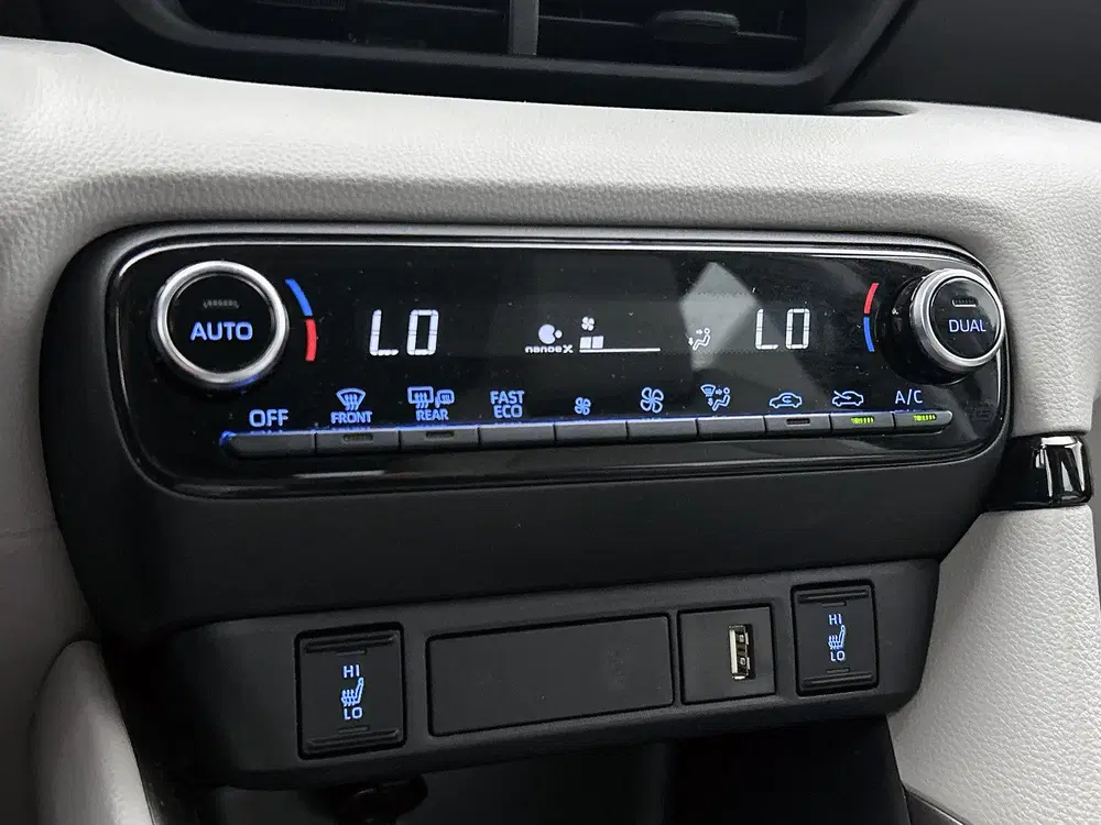 Toyota Yaris 1.5 Hybrid Executive uit 2023, foto 11