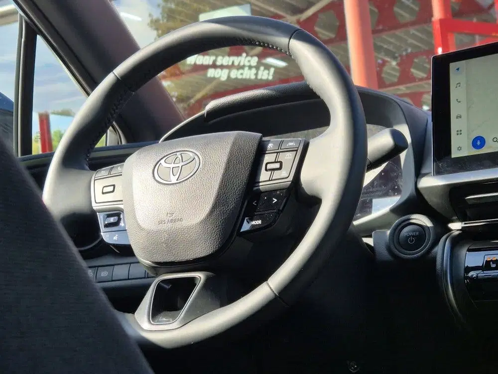 Toyota C-HR 1.8 Hybrid 140 Dynamic Automaat uit 2024, foto 15