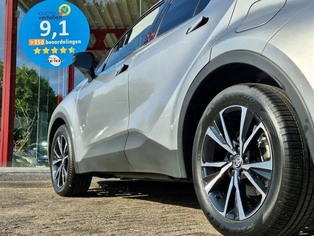 Toyota C-HR 1.8 Hybrid 140 Dynamic Automaat uit 2024, foto 4