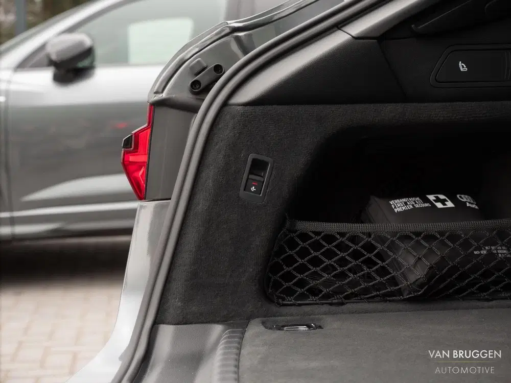 Audi A6 55 TFSI e quattro S-Line Pano 360 Trekhaak uit 2022, foto 11