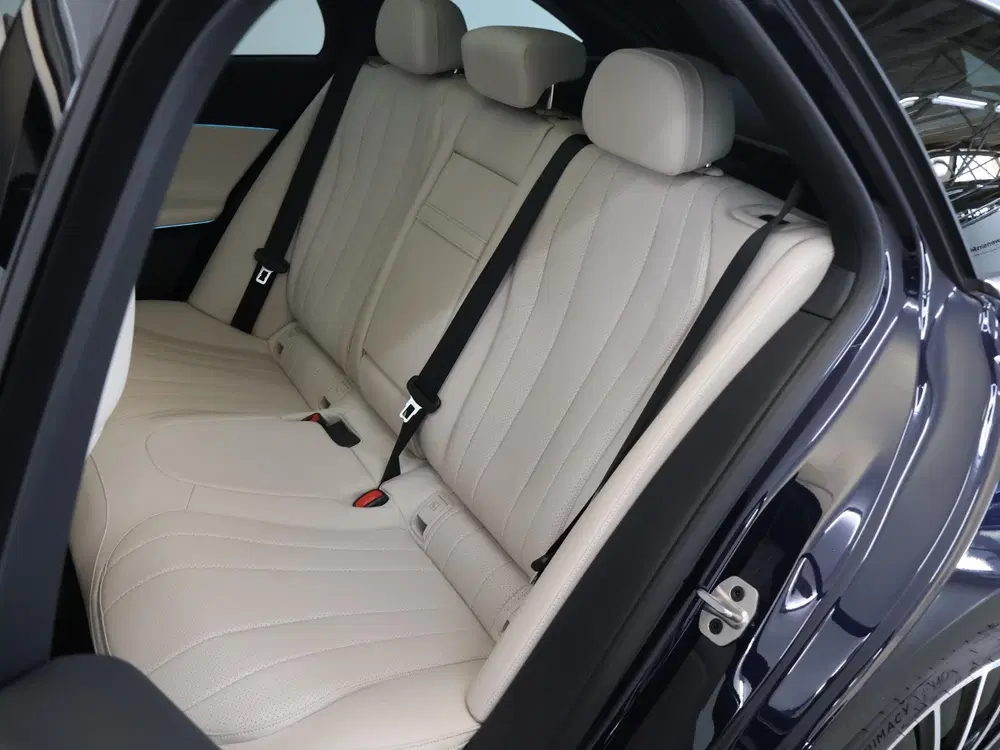 Mercedes-Benz E-Klasse 300e Business Solution AMG uit 2026, foto 11