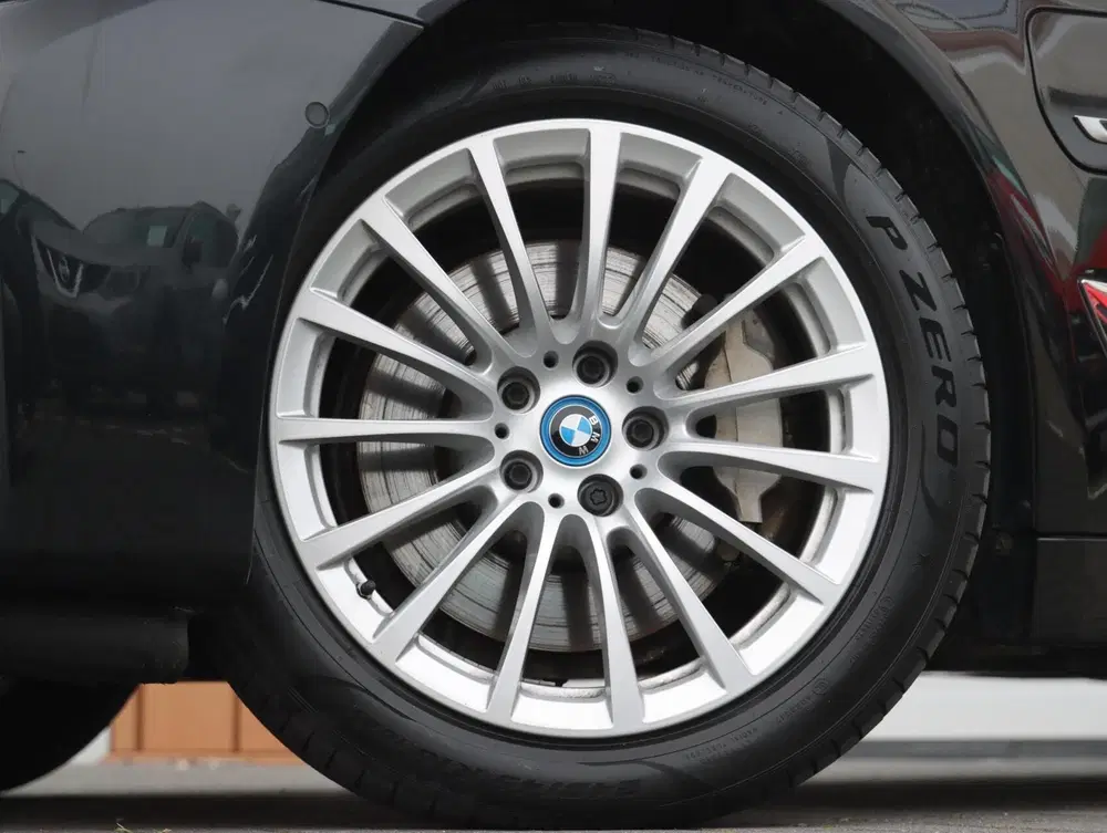 BMW 5-serie 530e Business Edition Plus uit 2023, foto 11