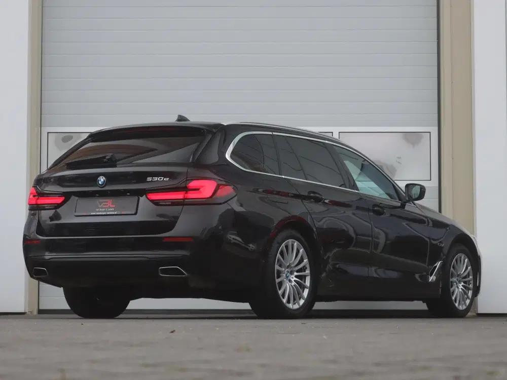 BMW 5-serie 530e Business Edition Plus uit 2023, foto 3