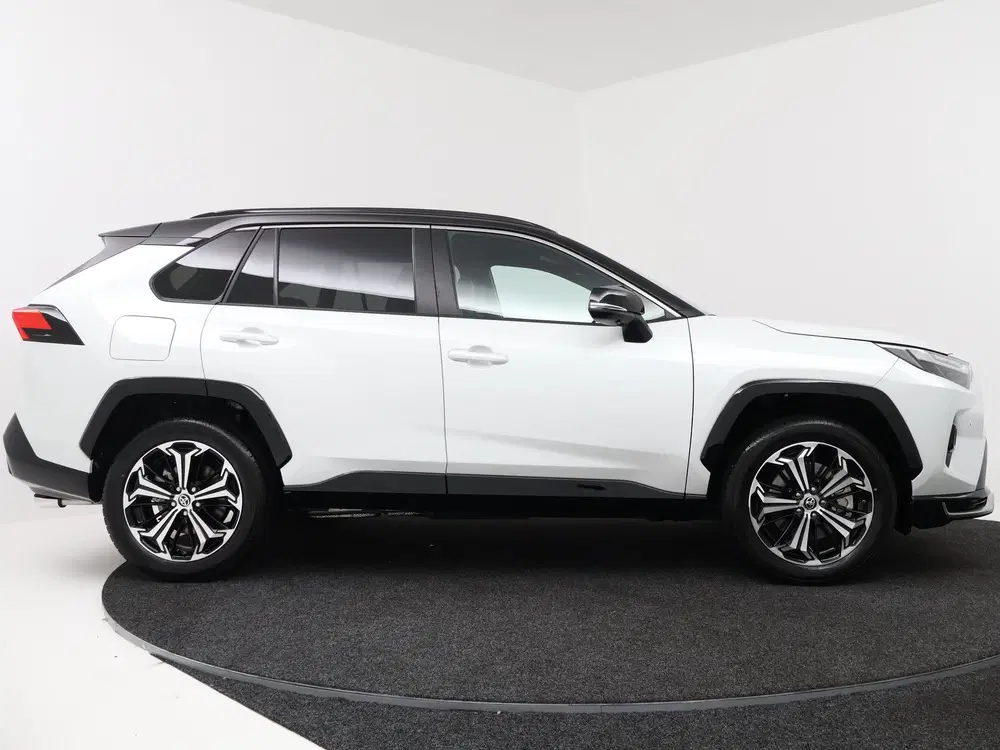Toyota RAV 4 2.5 Plug-in Hybrid AWD Bi-Tone Plus uit 2026, foto 14