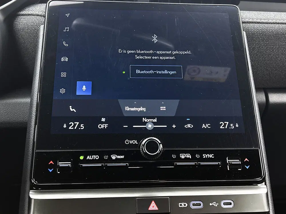 Lexus LBX 2WD uit 2025, foto 10