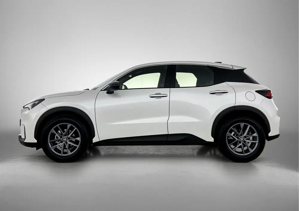 Lexus LBX 2WD uit 2025, foto 3