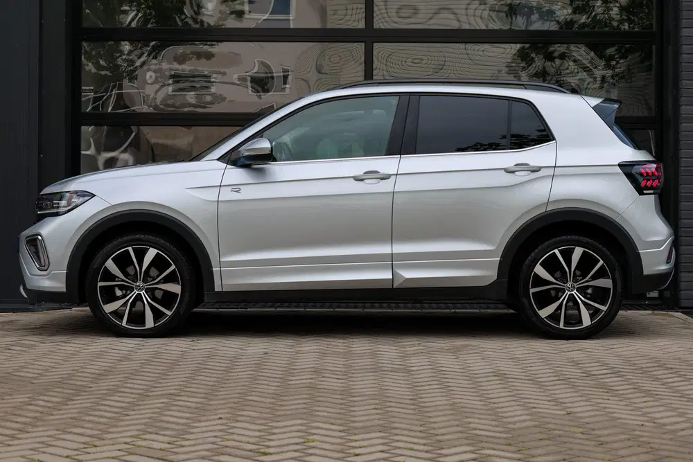 Volkswagen T-Cross 1.0 TSI R-Line Edition uit 2025, foto 11