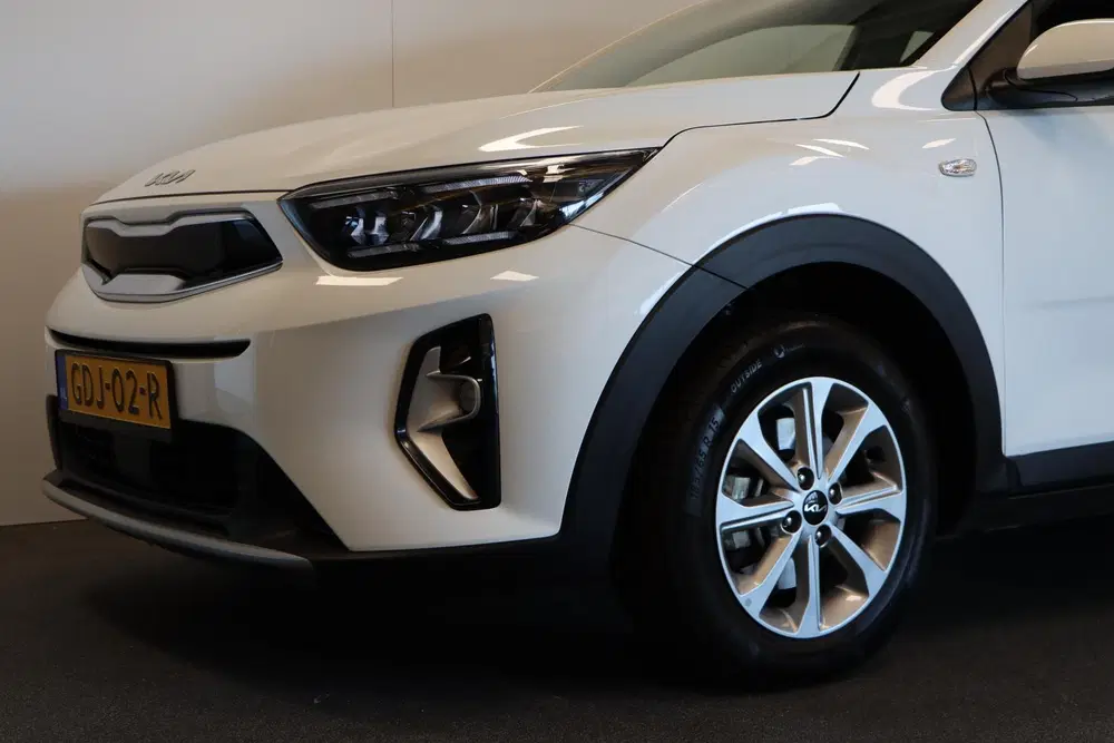 Kia Stonic 1.0 T-GDi MHEV DynamicLine Naviagatie uit 2024, foto 5