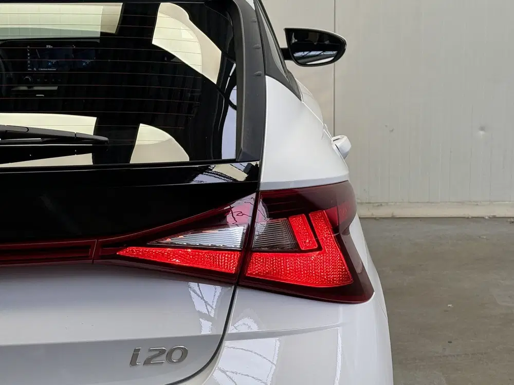 Hyundai i20 1.2 MPI i-Motion NAVI-CAMERA-LANE ASSIST-C uit 2025, foto 14
