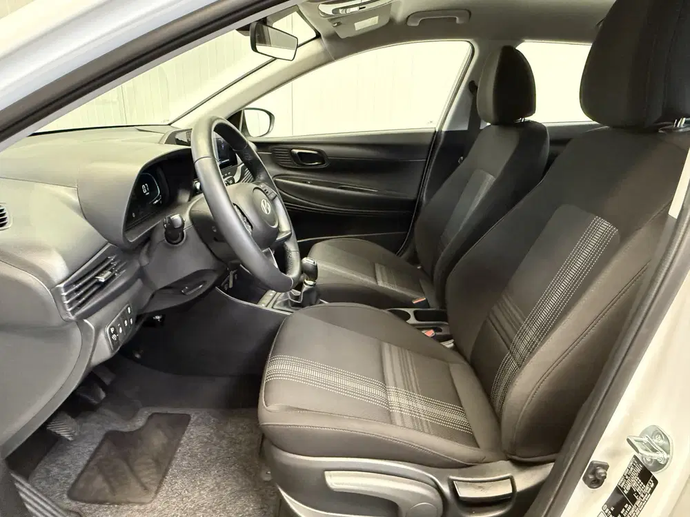Hyundai i20 1.2 MPI i-Motion NAVI-CAMERA-LANE ASSIST-C uit 2025, foto 3