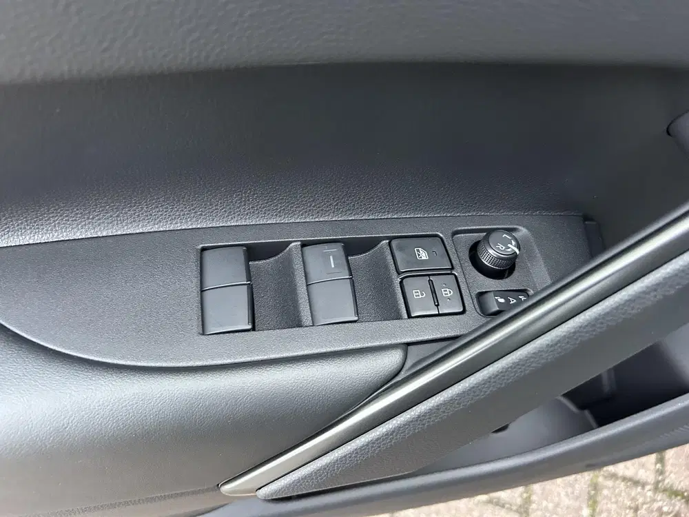 Toyota Corolla Cross Hybrid 140 Dynamic Stoelverwarming uit 2026, foto 15