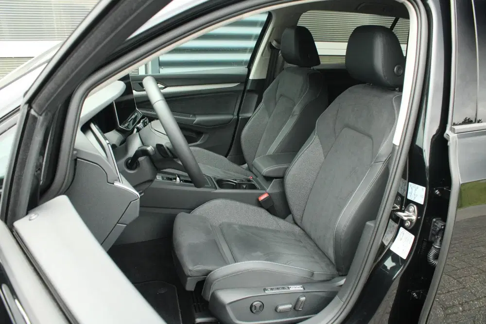 Volkswagen Golf 1.5 eTSI 115pk DSG Life Edition uit 2026, foto 4