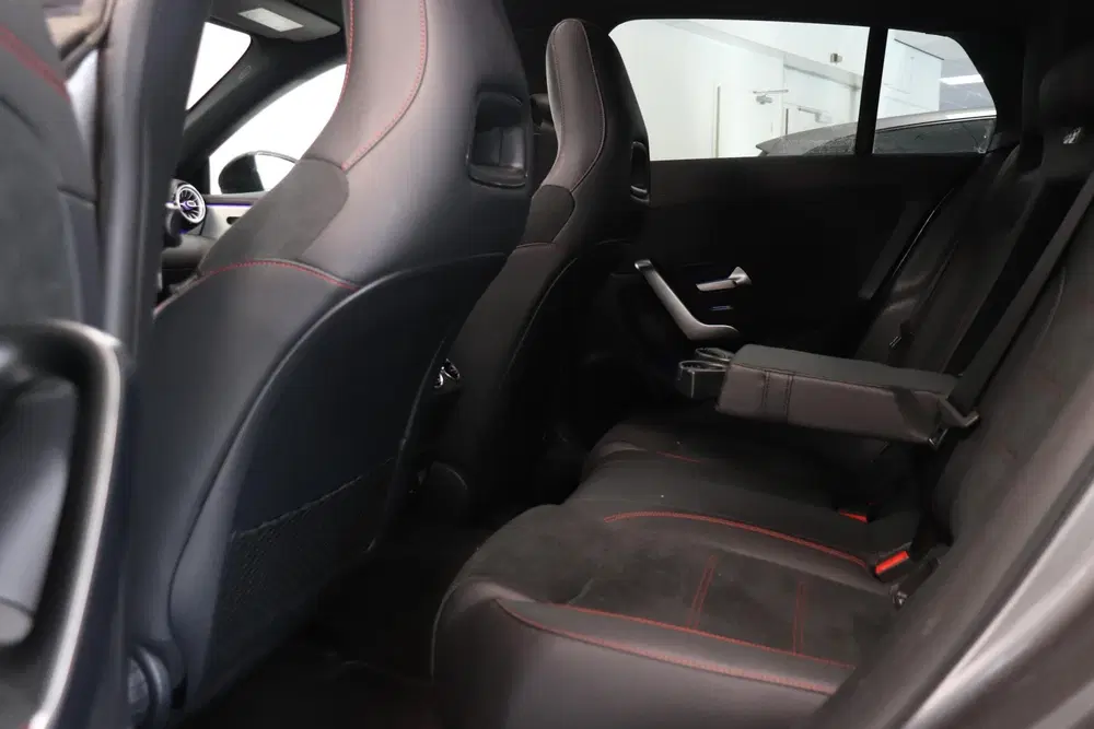 Mercedes-Benz CLA 180 Business Solutio uit 2022, foto 8