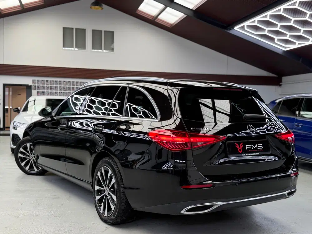 Mercedes-Benz C-Klasse 300 e Luxury Line Camera CarPl uit 2022, foto 2