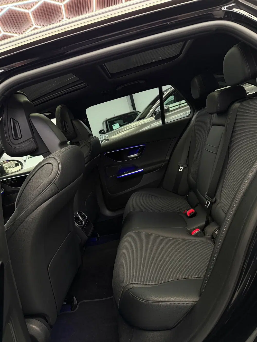Mercedes-Benz C-Klasse 300 e Luxury Line Camera CarPl uit 2022, foto 5