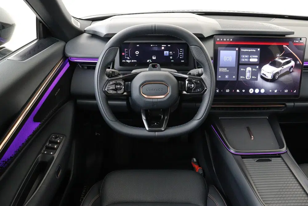 Lynk & Co 08 1.5 PHEV MORE -PANO.DAK uit 2025, foto 2