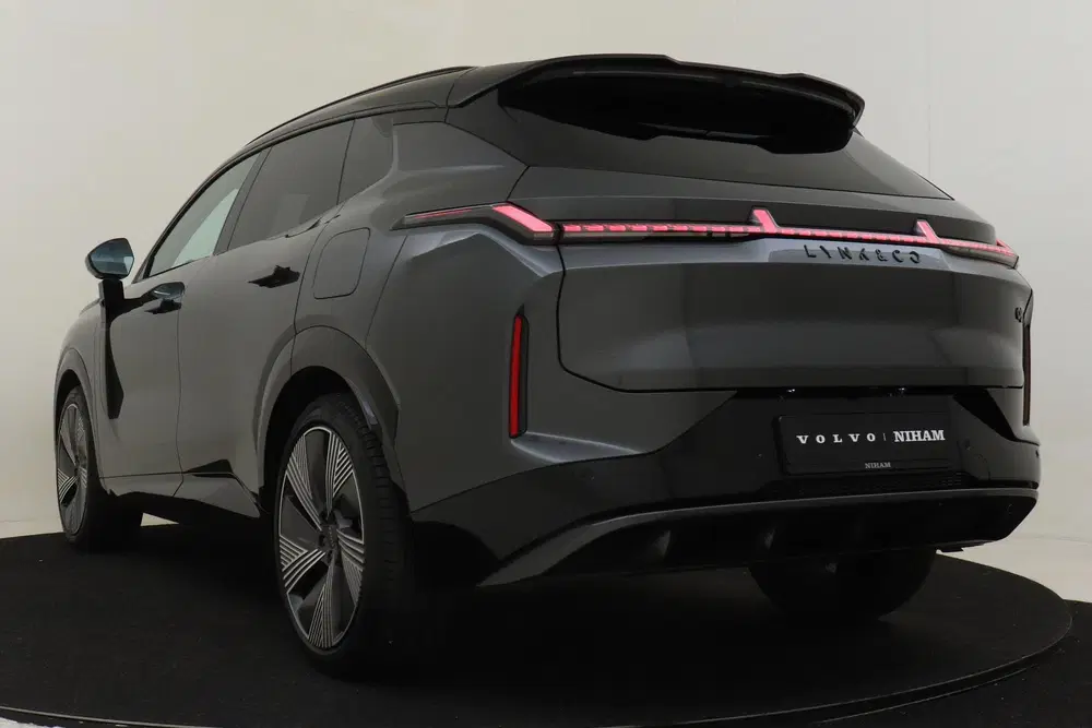 Lynk & Co 08 1.5 PHEV MORE -PANO.DAK uit 2025, foto 5