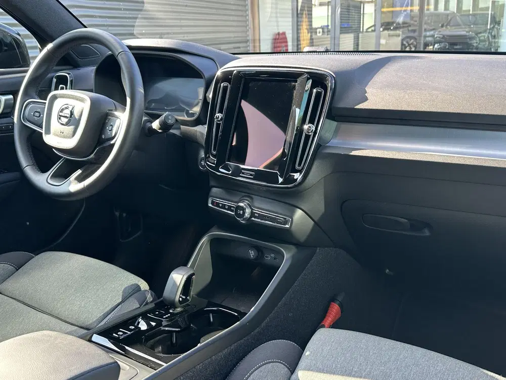 Volvo XC40 2.0 B4 Plus Dark Mild hybrid Automaat uit 2026, foto 2